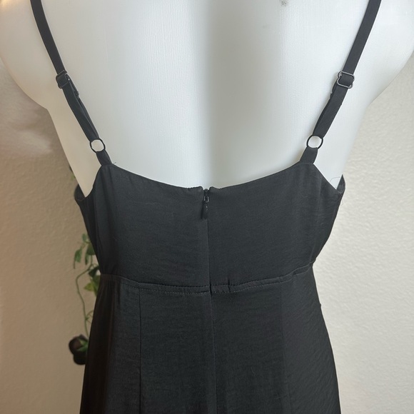 Express Black Garment - Picture 2 of 4